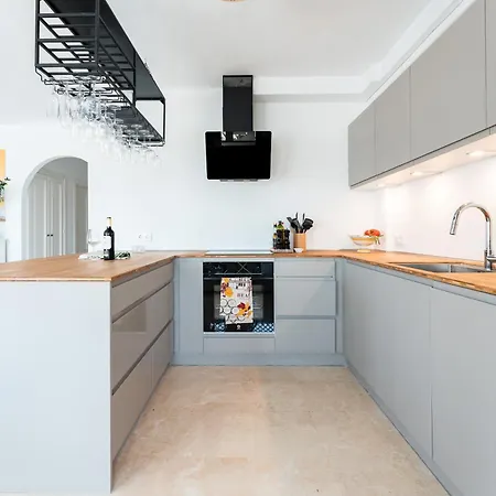 Tres Coronas Fuengirola